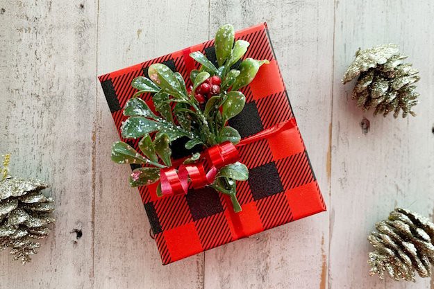 13 Smart Gift Wrapping Ideas